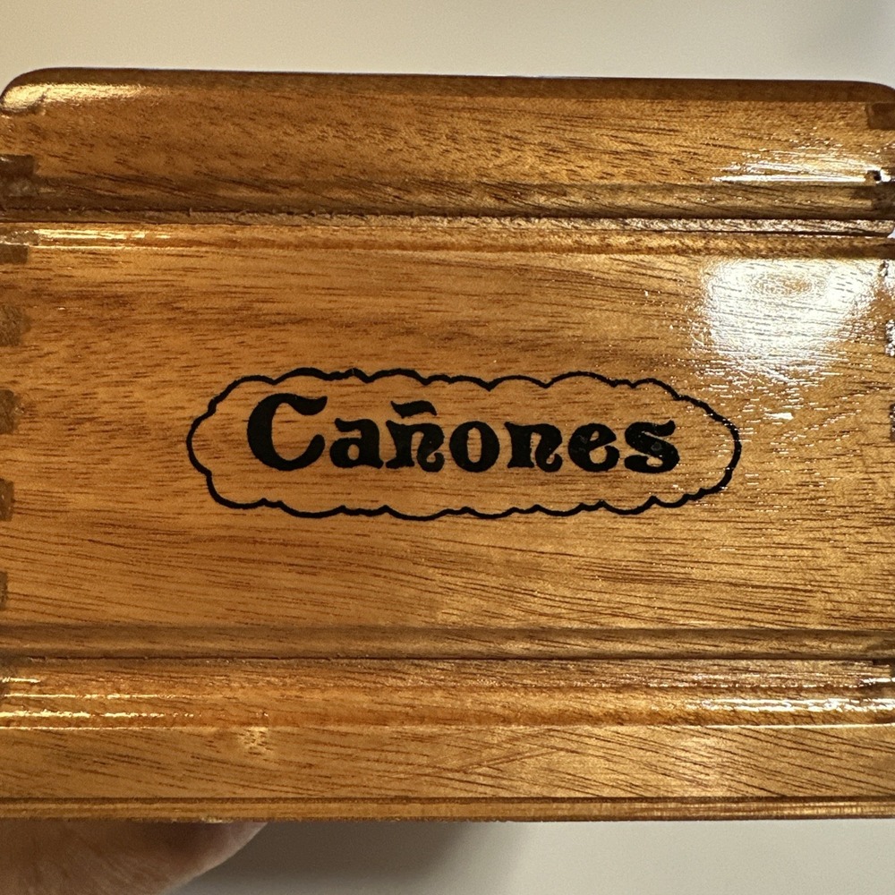 Arturo Fuente Wooden Cigar Box Hinged Clasp Stickers - Picture 7 of 9